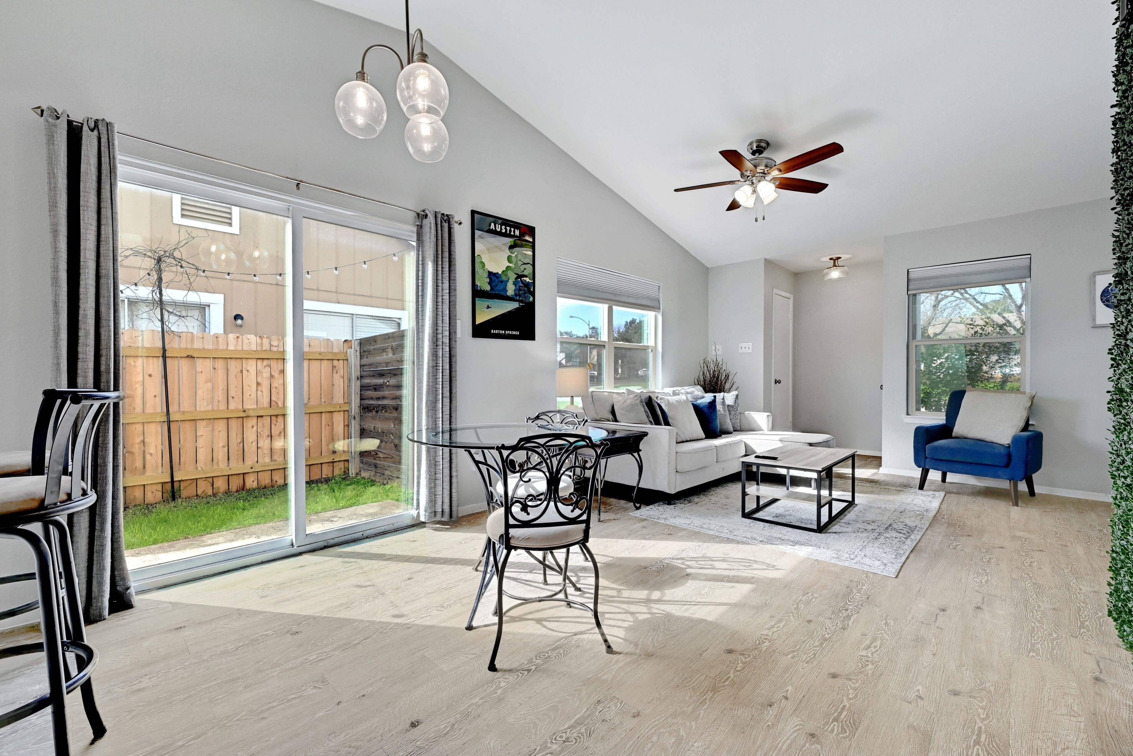 Smart TV, books, stereo