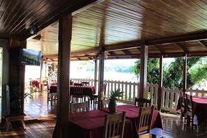 Restaurant - Hotel Victoria (El Castillo)