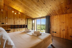 3 soverom, strykejern/-brett, reiseseng for barn og wi-fi (inkludert)