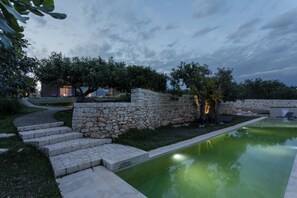 Et oppvarmet basseng