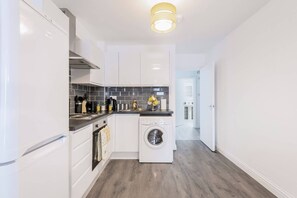 Leilighet | Eget kjøkken | Kjøleskap, mikrobølgeovn, ovn og kokeplater