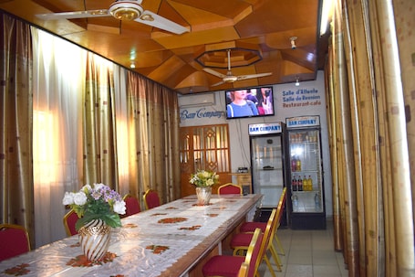 Café da manhã, almoço e jantar