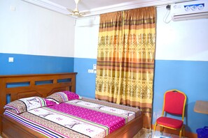 Unclassified image, 5 of 24, button - Bam Company Hotel (Maroua)