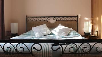 1 quarto, Wi-Fi de cortesia, roupa de cama