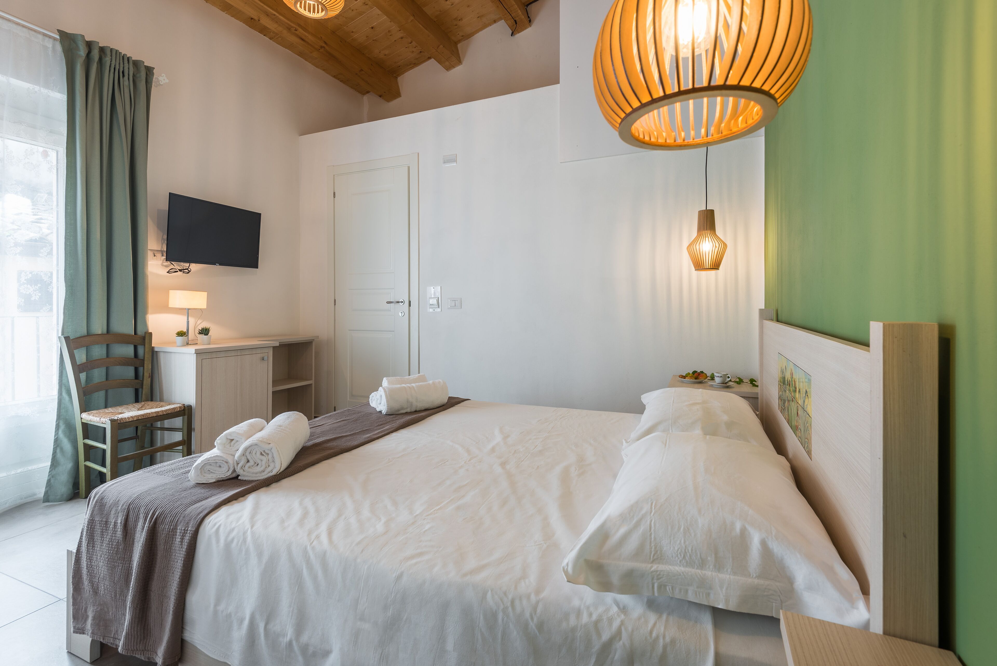 Chambre Double | Couette en duvet d'oie, minibar, décoration personnalisée