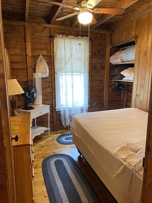 5 slaapkamers, een strijkplank/strijkijzer, gratis wifi, beddengoed