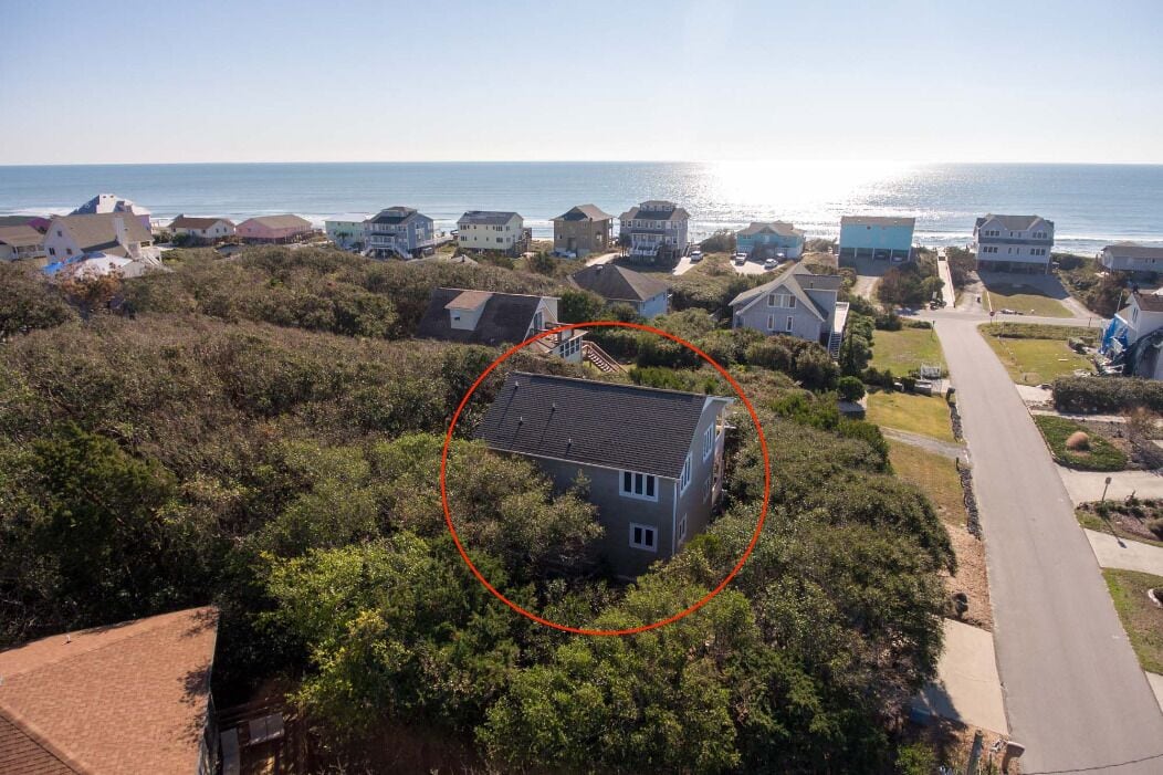 Dancing Barefoot- Cozy Beach Getaway- 4th Row House with Ocean View