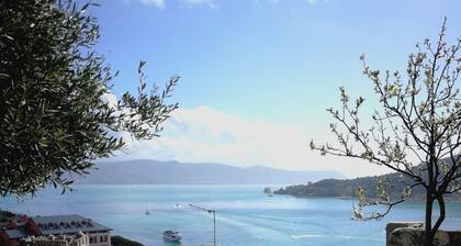 Medieval rustic with garden and wonderful sea view