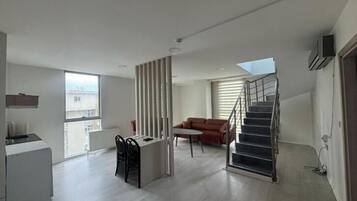 Duplex, 2 Bedrooms | Egyptian cotton sheets, premium bedding, Select Comfort beds