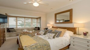 5 chambres, fer et planche à repasser, lit parapluie, Wi-Fi