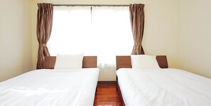 บ้านพัก, 2 ห้องนอน, ปลอดบุหรี่ (Private Vacation, b/yard, up to 10ppl) | 2 ห้องนอน, Wi-Fi ฟรี, ผ้าปูที่นอน