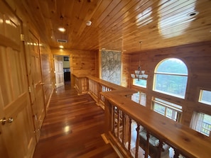 Interior - Cozy Log Home Sleeps 10 (Mchenry)