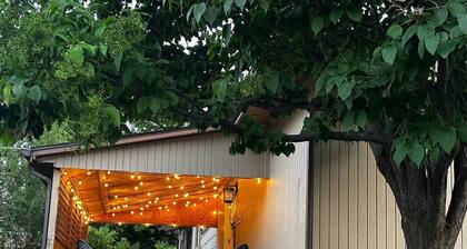 Viva La Vida on 2-tason, 4 makuuhuoneen, 2 kylpyhuoneen, 2 keittiön loma-asunnon vuokrakoti!