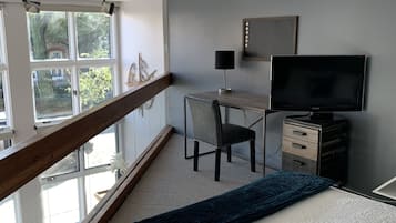 1 habitación, tabla de planchar con plancha, wifi gratis y ropa de cama