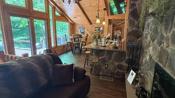 Smart TV, fireplace