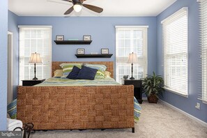 5 bedrooms, iron/ironing board, travel crib, free WiFi - Bear Trap / Bethany Beach Retreat (Ocean View)