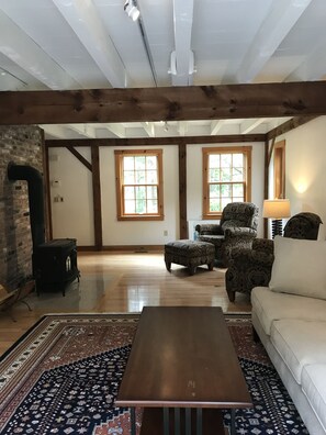 Smart TV, fireplace, offices