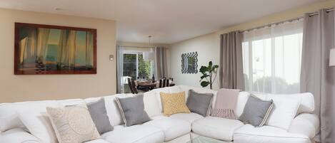 Smart TV, fireplace, DVD player, books