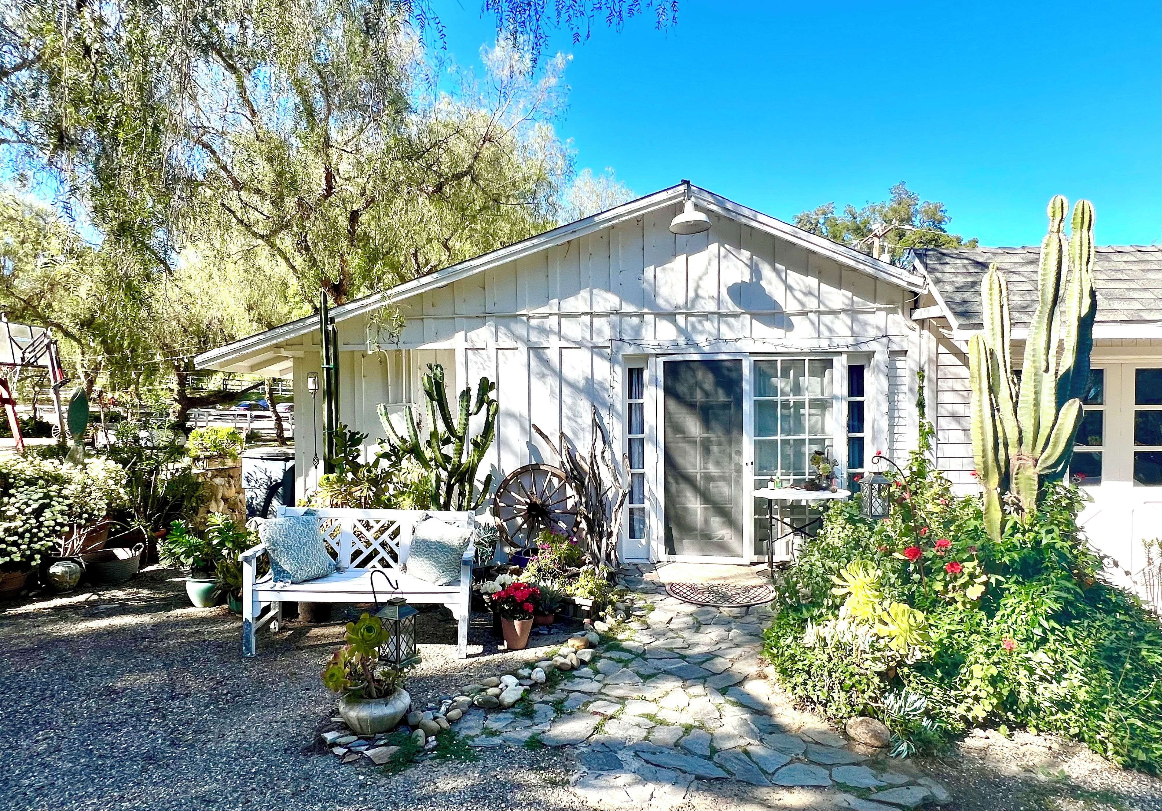 Vintage Cottage on Horse Ranch