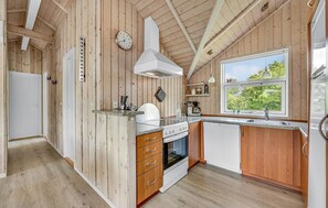 Réfrigérateur, surface de cuisson, lave-vaisselle, cafetiÚre-théiÚre