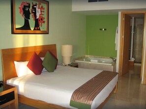 2 bedrooms, in-room safe, iron/ironing board, WiFi