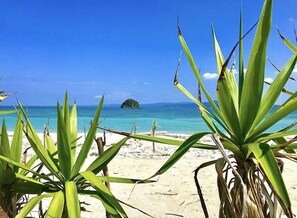 On the beach, white sand - Stäy Hotel (Nago)