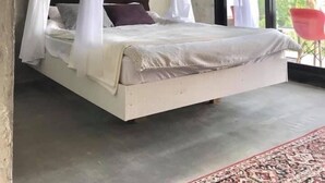 Double Room | Meja, kalis bunyi, Wi-fi percuma, dihias secara berasingan 