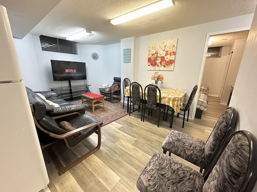 PRIVATE 5* APARTMENT WITH 1 FREE PARKING -  FULLY FURNISHED 