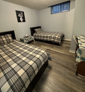 2 bedrooms, desk, iron/ironing board, WiFi - PRIVATE 5* APARTMENT WITH 1 FREE PARKING -  FULLY FURNISHED  (Mississauga)