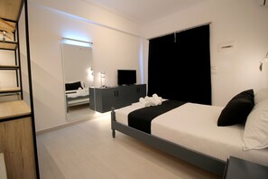 Frette Italian sheets, premium bedding, down duvets, memory-foam beds - Jericho rooms (Sarandë)