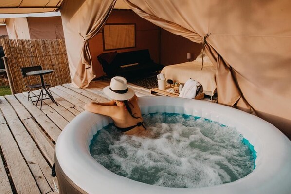 Bain à remous privé