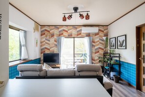 Casa (Private Vacation Home) | Sala d'estar | Televisor de pantalla plana