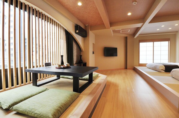 Japanese Style Room for 4 Guests, Non Smoking | 1 bedroom, Egyptian cotton sheets, premium bedding, pillowtop beds