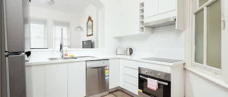 公寓 | 私人廚房 | 電冰箱、微波爐、烤箱、爐台