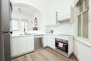 Apartment | Private kitchen - Stunning Sydney Home 7 (Millers Point)