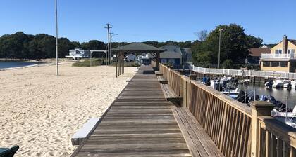 Classic Cottage in Best Private Community in Old Lyme CT.
