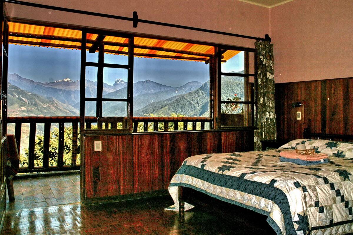 Individually decorated, free WiFi, bed sheets