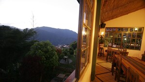 Free daily buffet breakfast  - Hotel Esmeralda (Coroico)