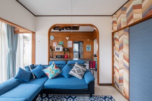 House, 3 Bedrooms | Living room