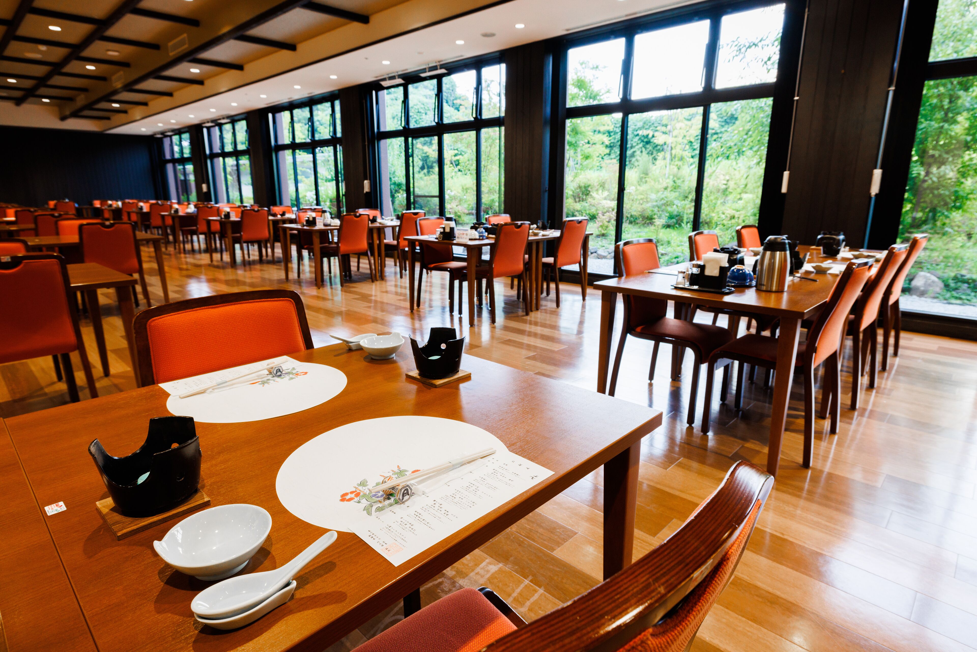 Breakfast, lunch and dinner served