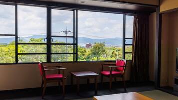 In-room safe, blackout curtains, free WiFi