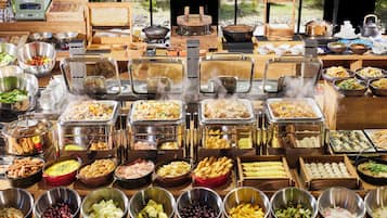 Daily buffet breakfast for a fee