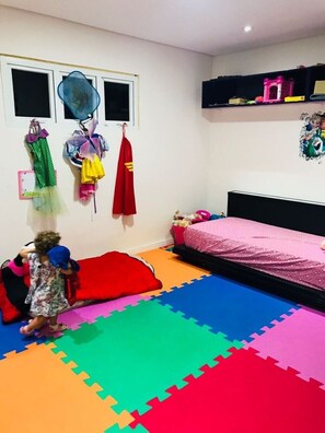 6 chambres, fer et planche Ă repasser, Wi-Fi, draps fournis