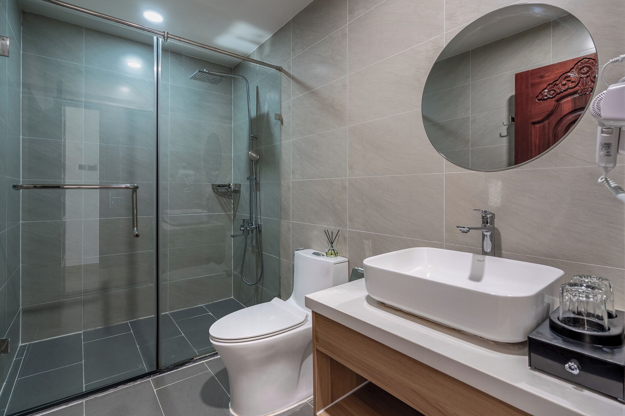 Foto - SAZI RESIN HOTEL - Free Nails HairWash