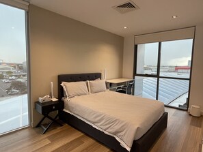 4 Schlafzimmer, Schreibtisch, Bügeleisen/Bügelbrett, kostenloses WLAN