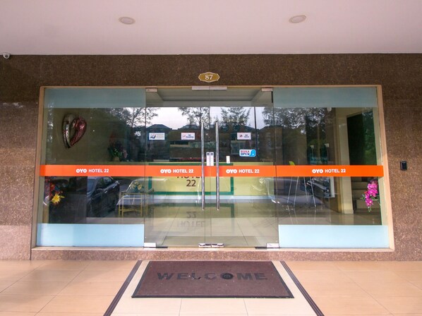 Property entrance - OYO 89842 Hotel 22 Northport (Pelabuhan Klang)