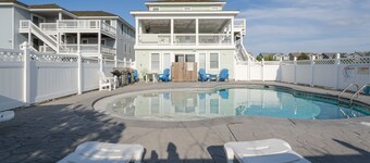 Spacious Semi-oceanfront Nags Head Home! Pet friendly with Private Pool!
