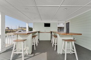 Outdoor dining - 5570 - Atlantis, Semi Oceanfront, Pet Friendly, Private Pool! (Nags Head)
