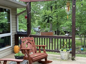Property grounds - Home Sweet Home, Spacious Sunroom & Fun Deck! (Poplar Bluff)