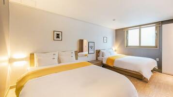 Large Studio | Individually decorated, individually furnished, free WiFi, bed sheets